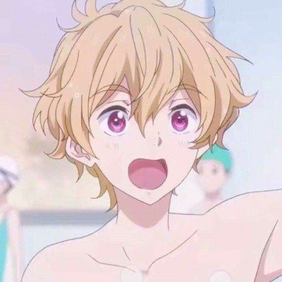 男子在深圳北站台抽烟？12306回应